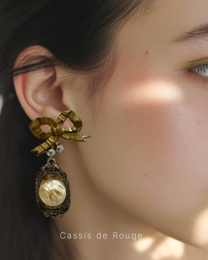 Cassis de Rouge Vintage jewelry #003