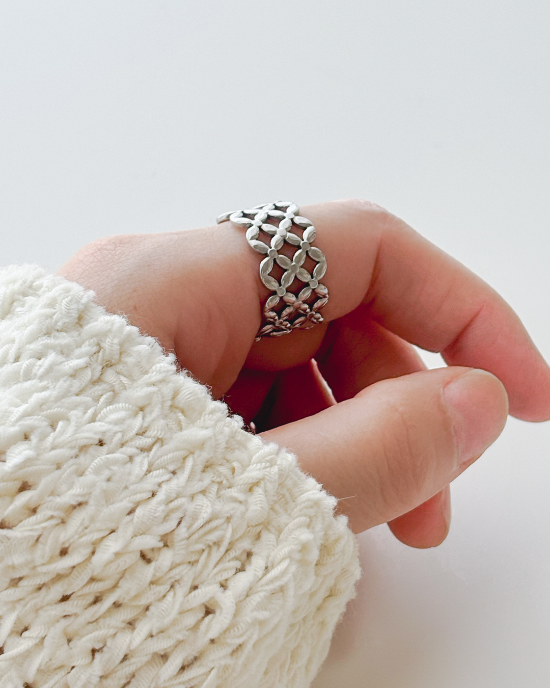 Mesh pattern ring